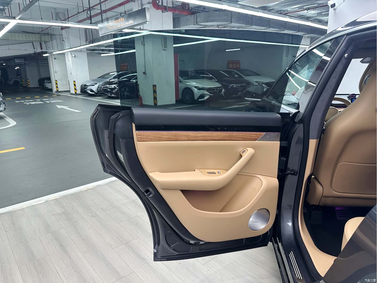 Luxeed R7, 2025 11