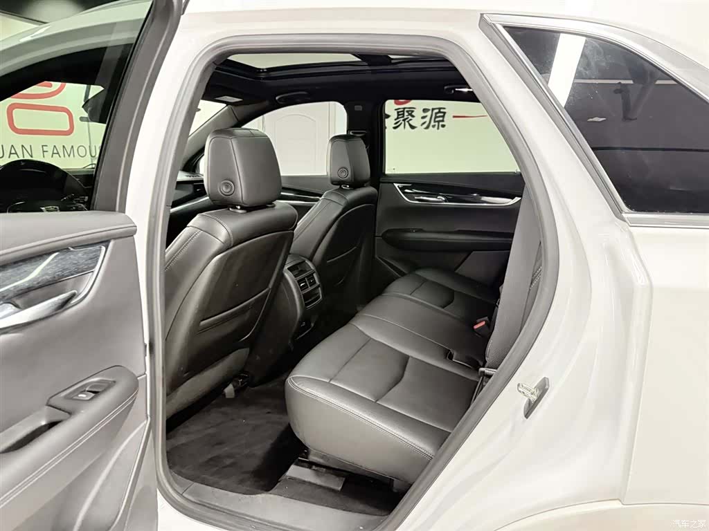 Cadillac XT5, 2021 10