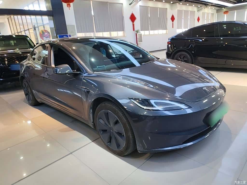 Tesla Model 3, 2024 4