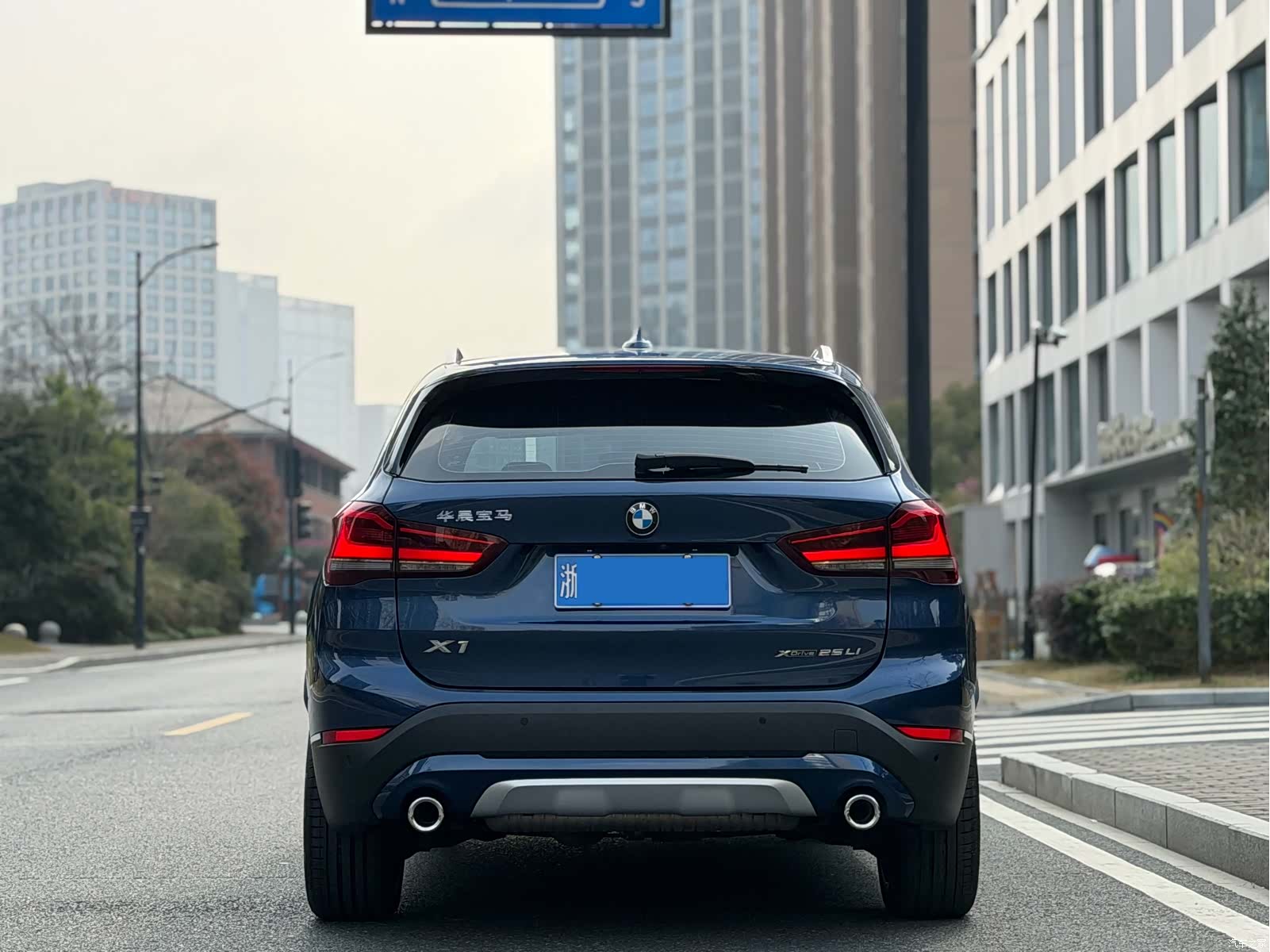 BMW X1, 2021 все фото