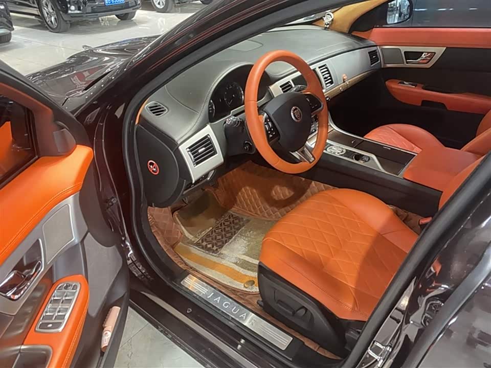 Jaguar XF Jaguar XF