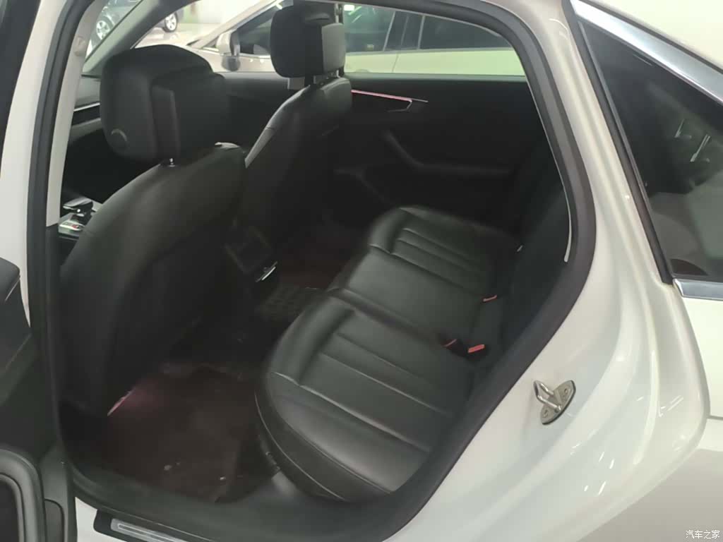 Audi A4L, 2022 17