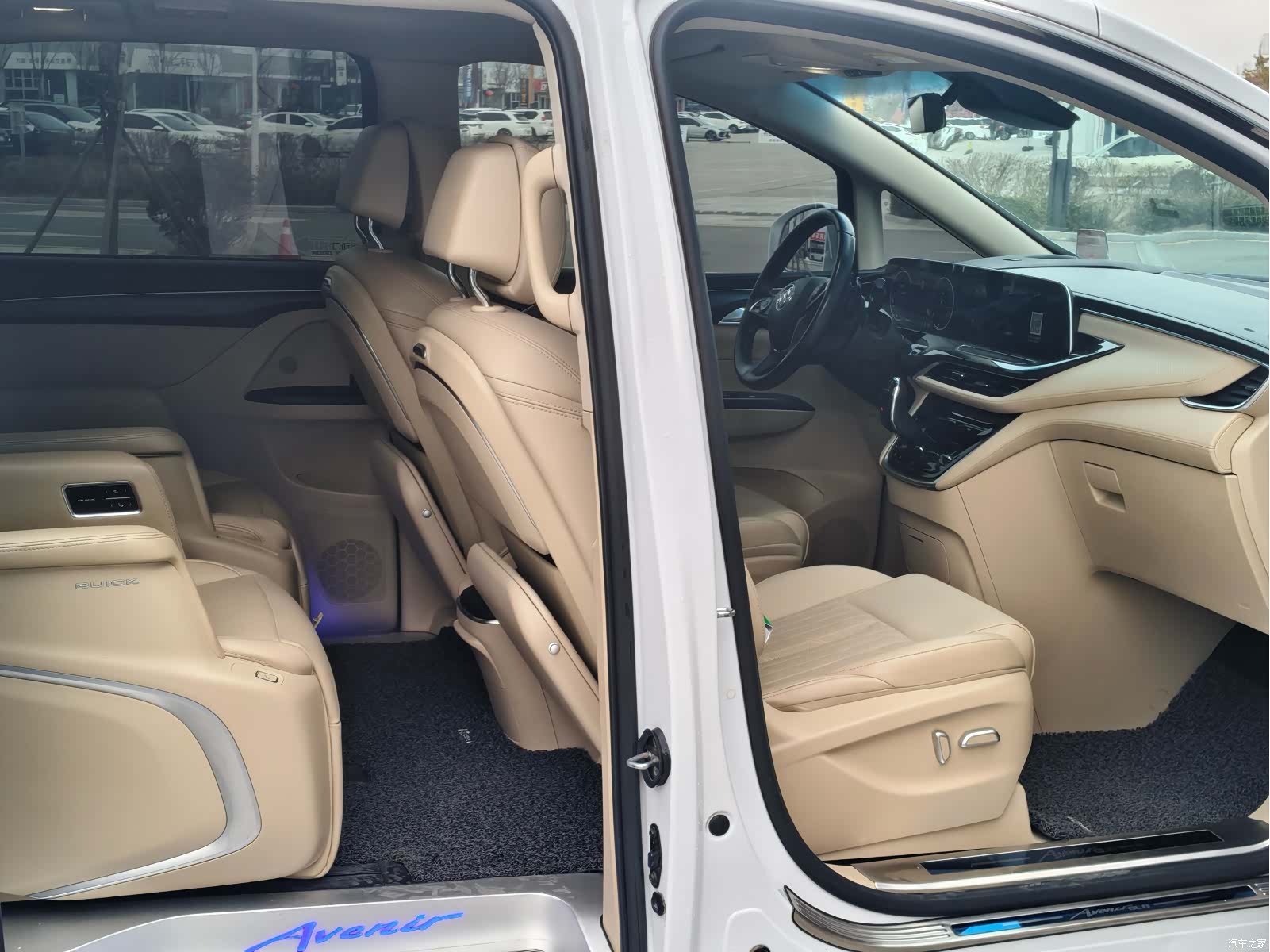 Buick GL8, 2022 10