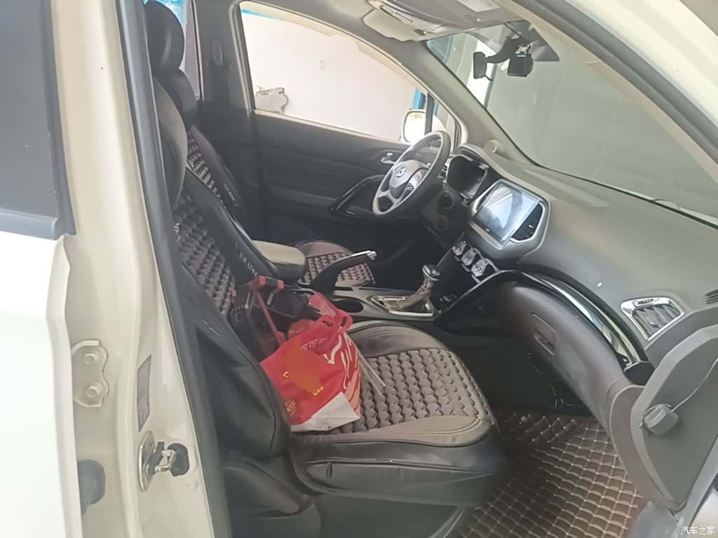 GAC GS4, 2015 25