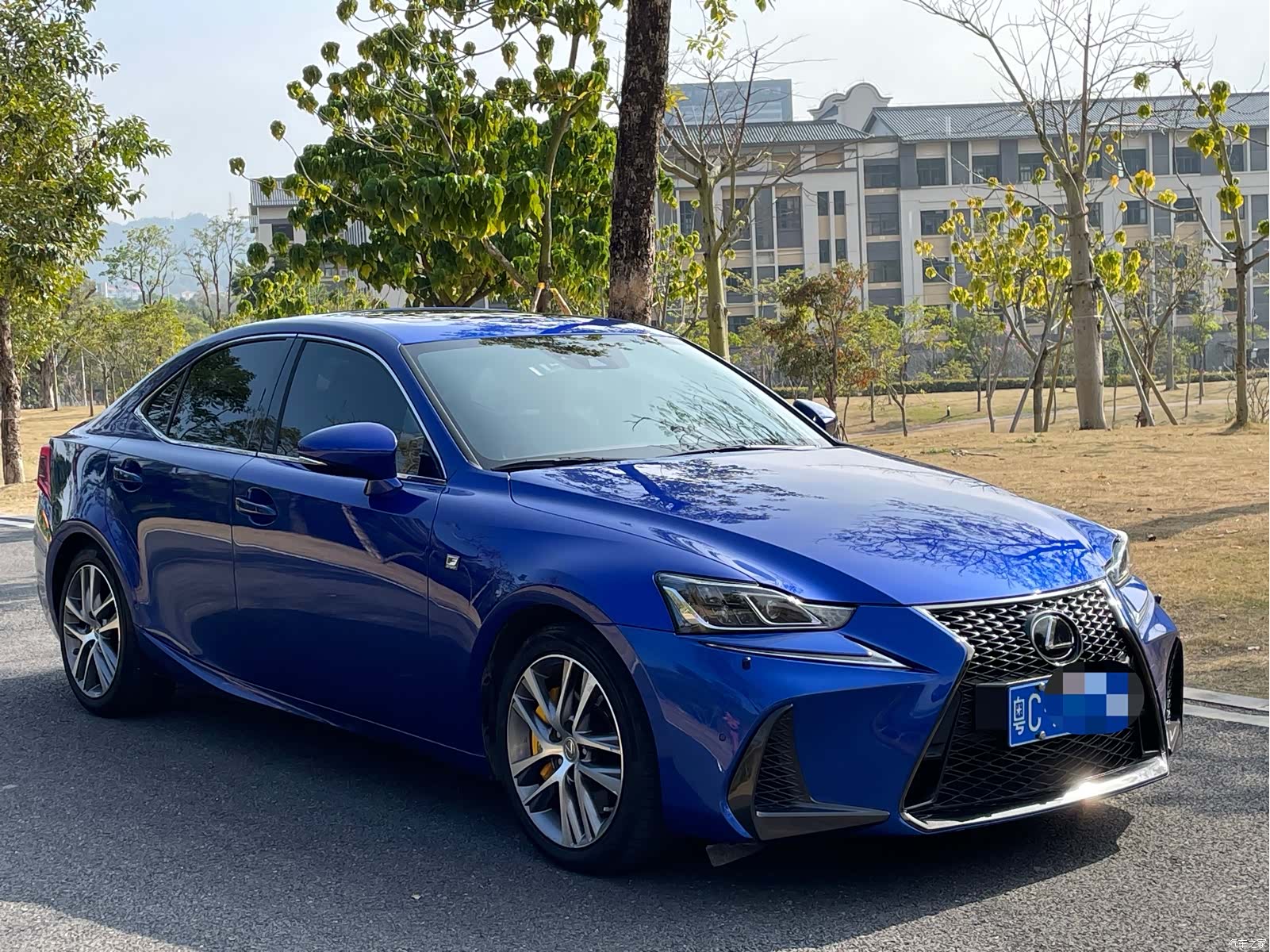 Lexus IS, 2017 3