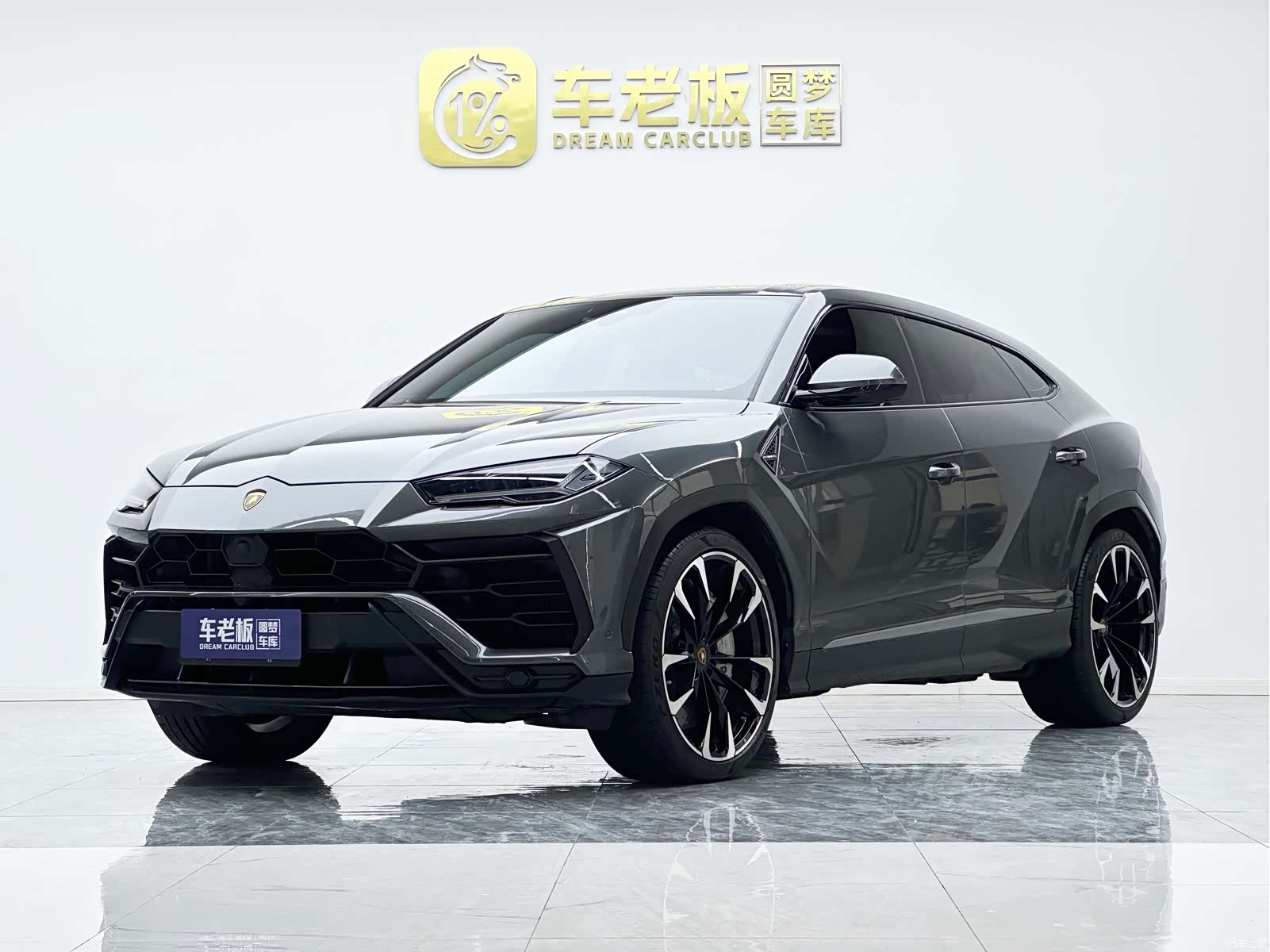 Lamborghini Urus, 2019 1