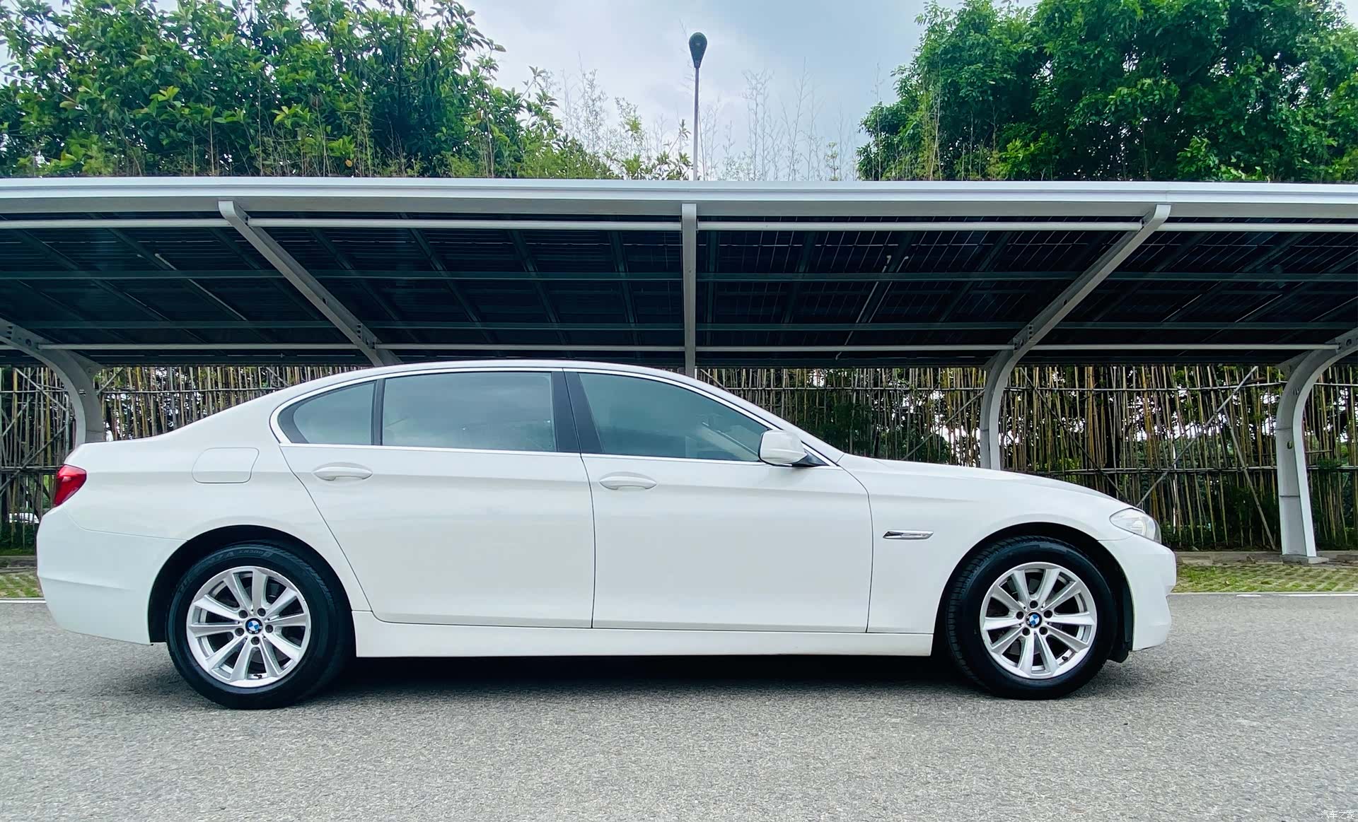 BMW 5 Series, 2011 4