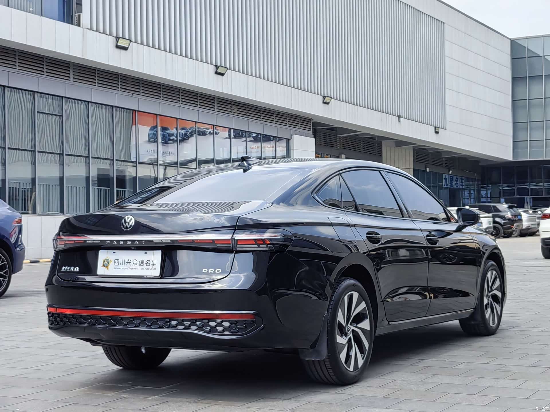 Volkswagen Passat, 2025 все фото