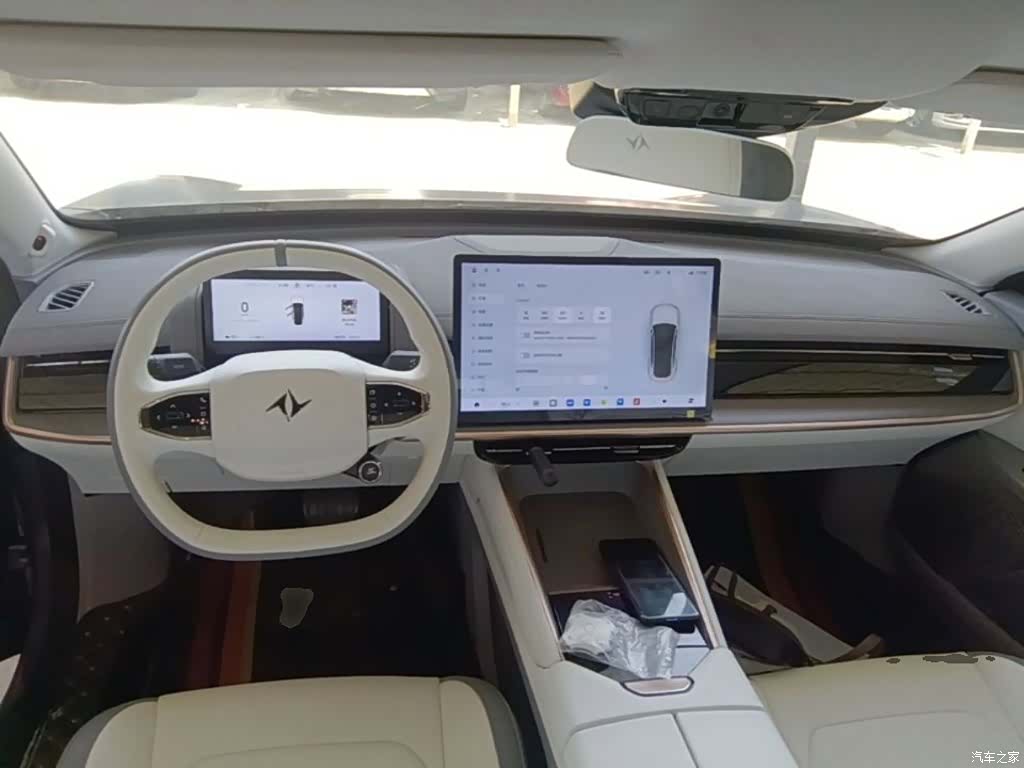 DongFeng eπ007, 2024 10