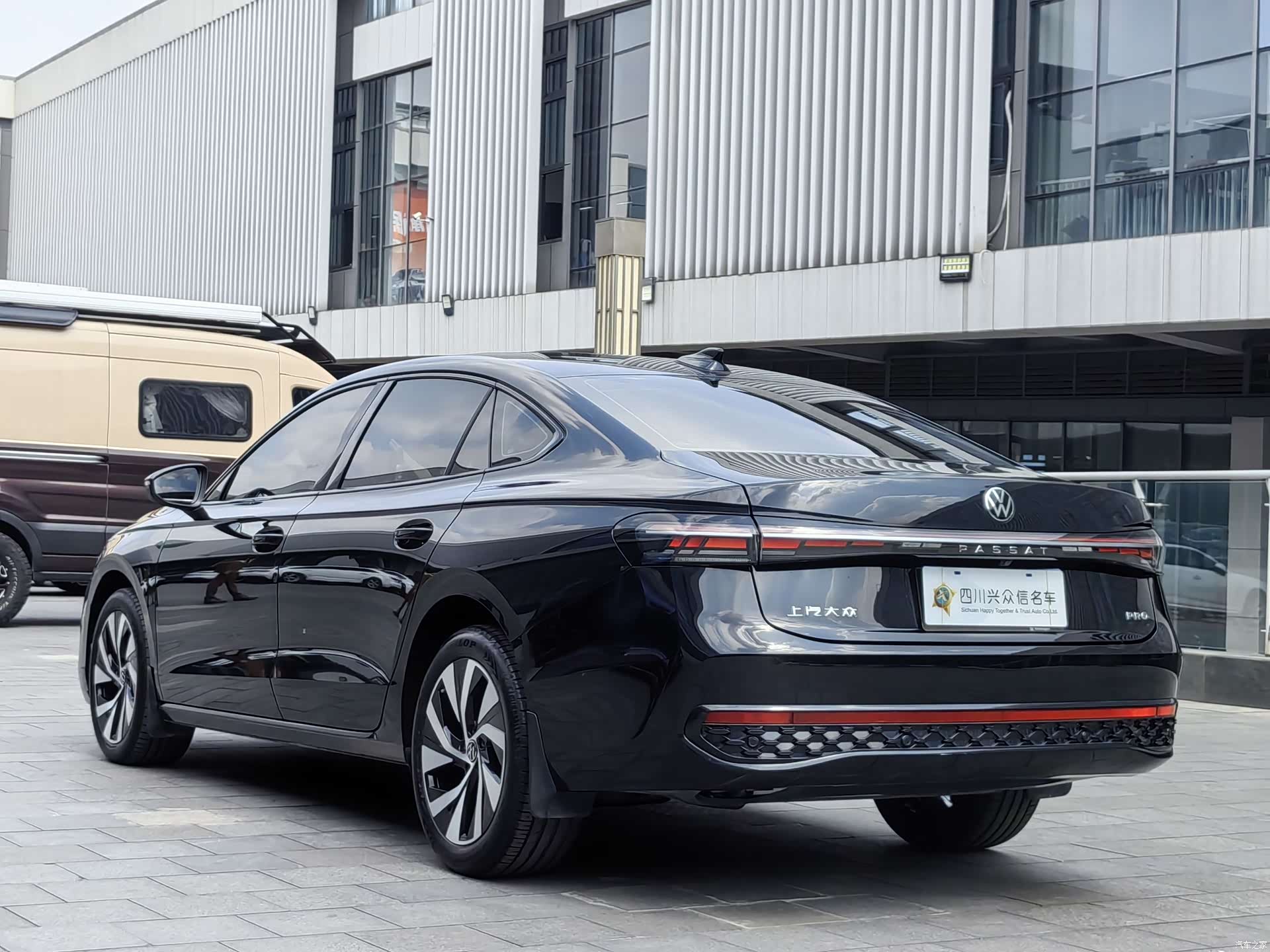 Volkswagen Passat, 2025 7