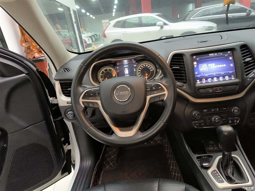 Jeep Cherokee, 2019 3