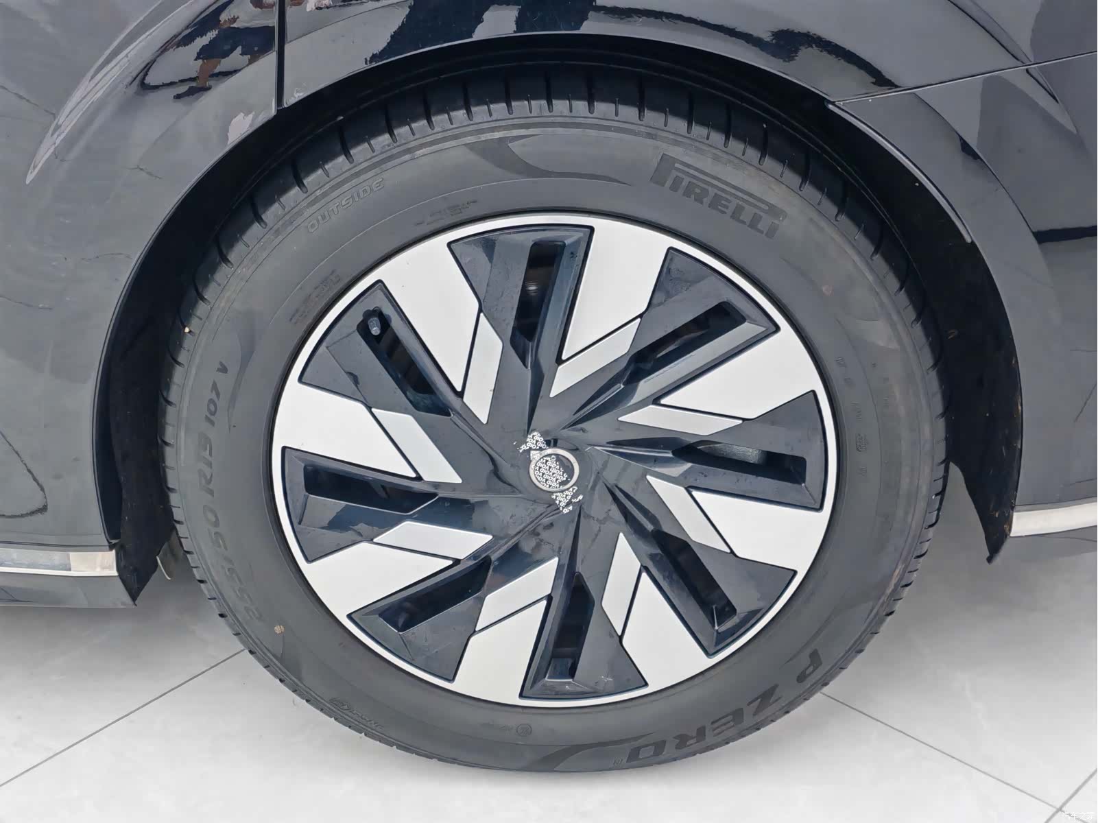 Volvo EM90, 2024 8