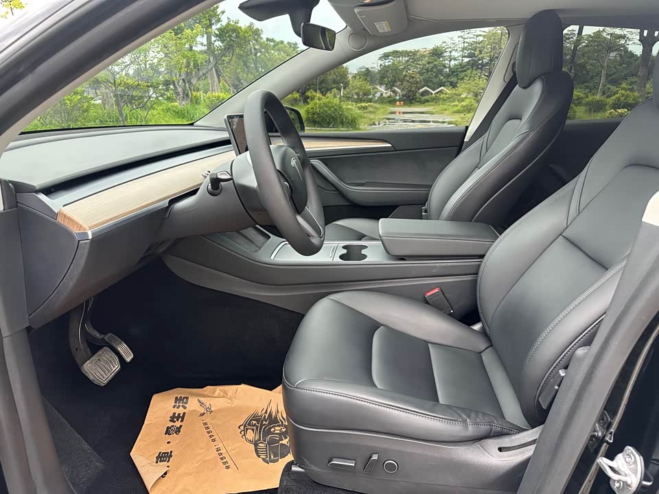Tesla Model Y Tesla Model Y