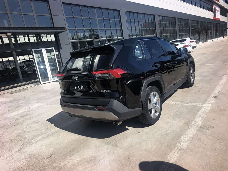 Toyota RAV4 2023, фото 11