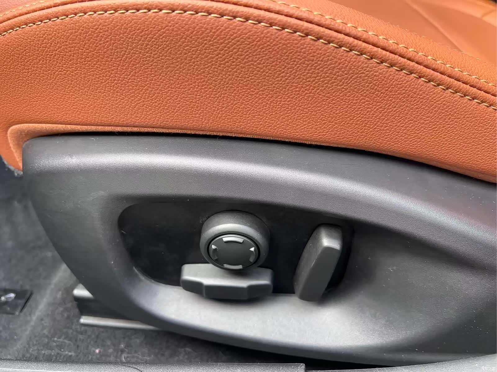 Land Rover XEL, 2024 14