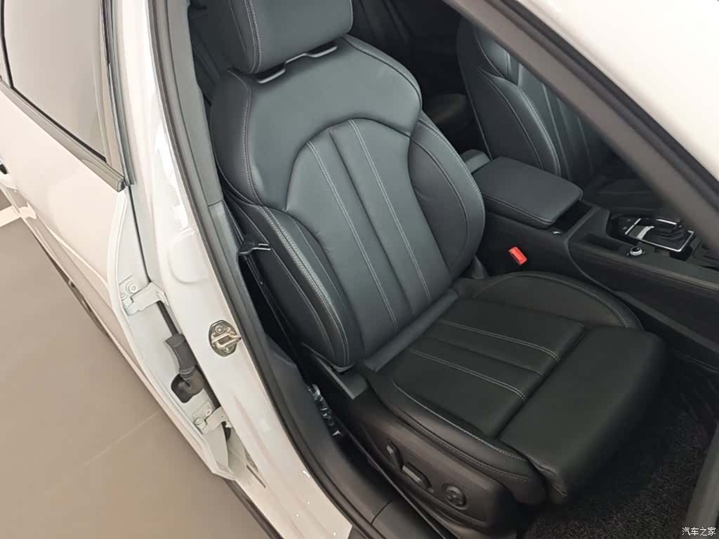 Audi A4L, 2023 25
