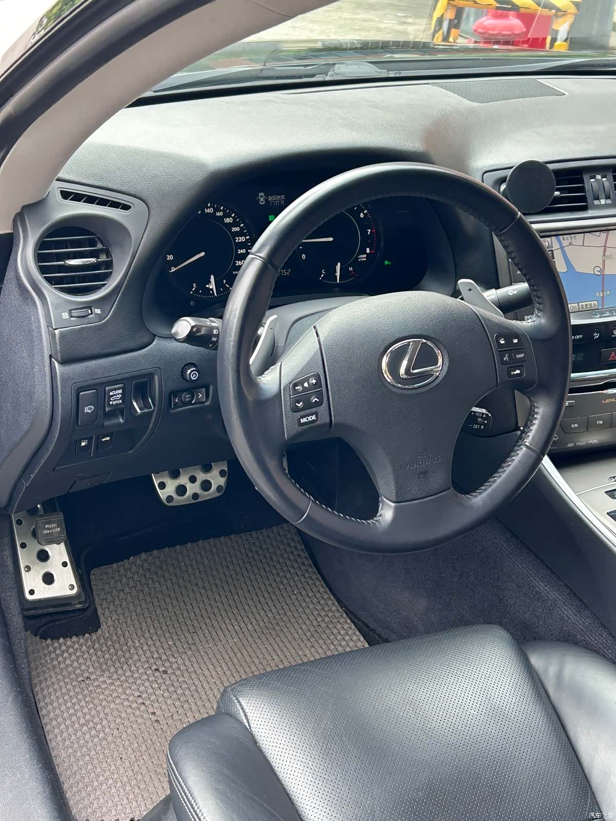 Lexus IS, 2010 10