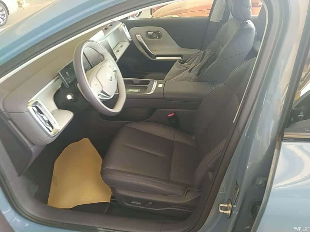 Leapmotor B01, 2025 15