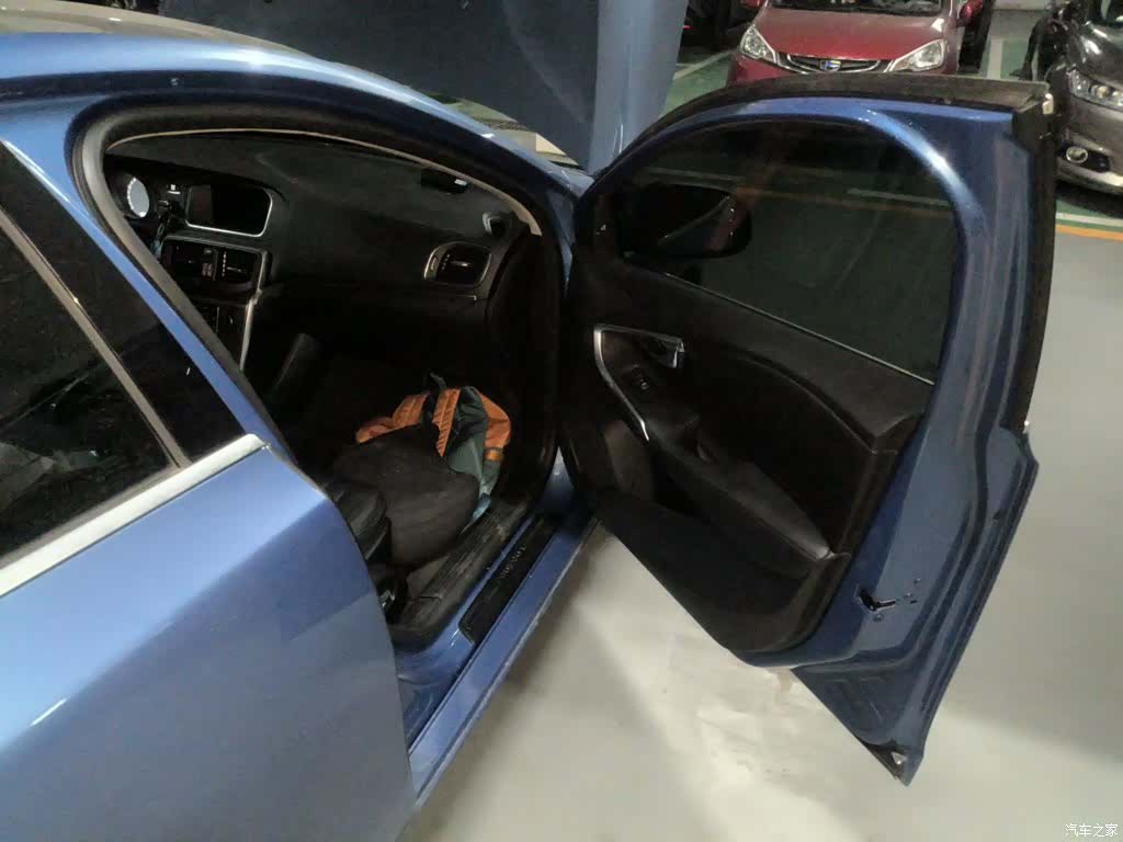 Volvo V40, 2016 22