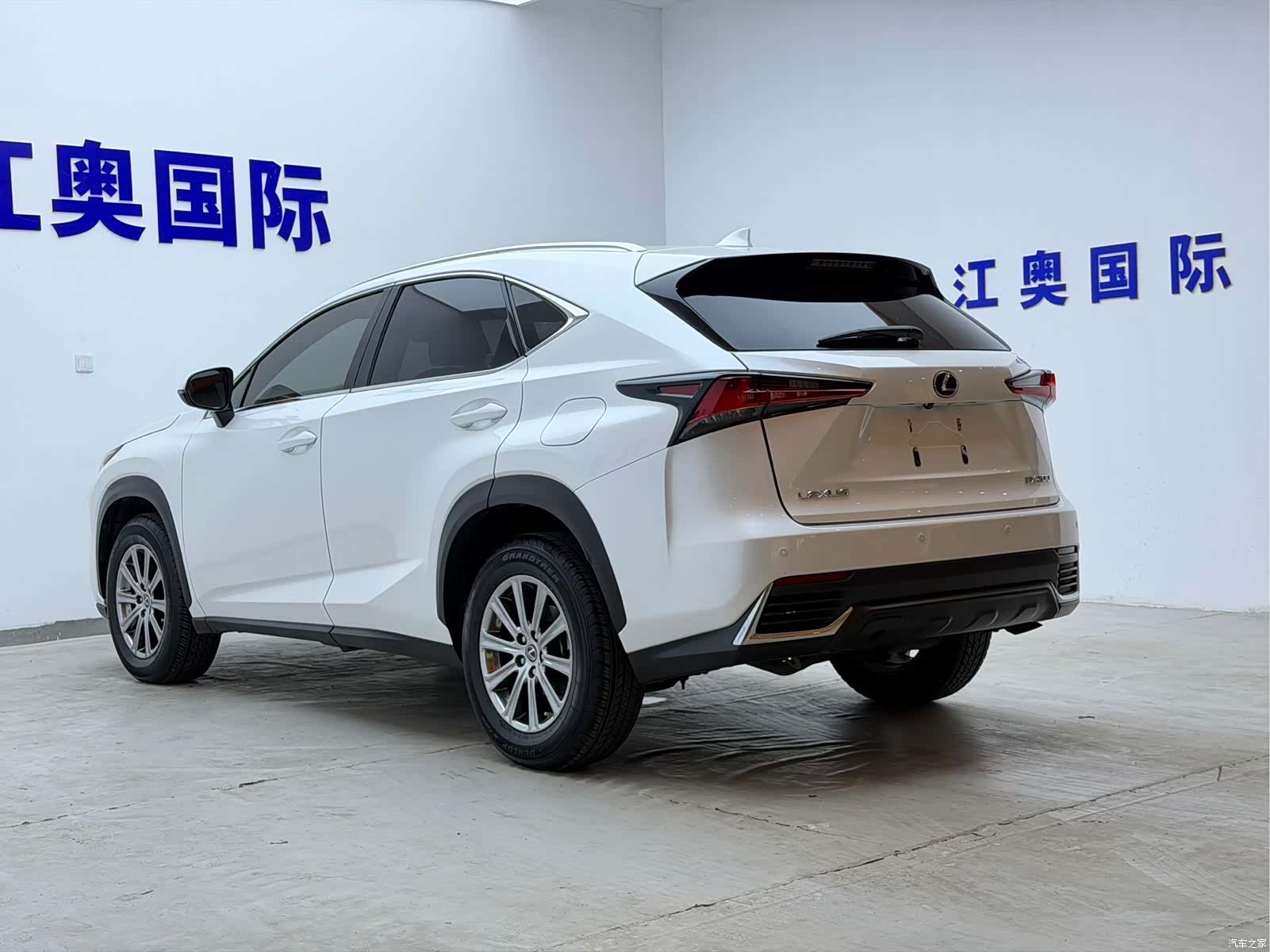 Lexus NX, 2021 23