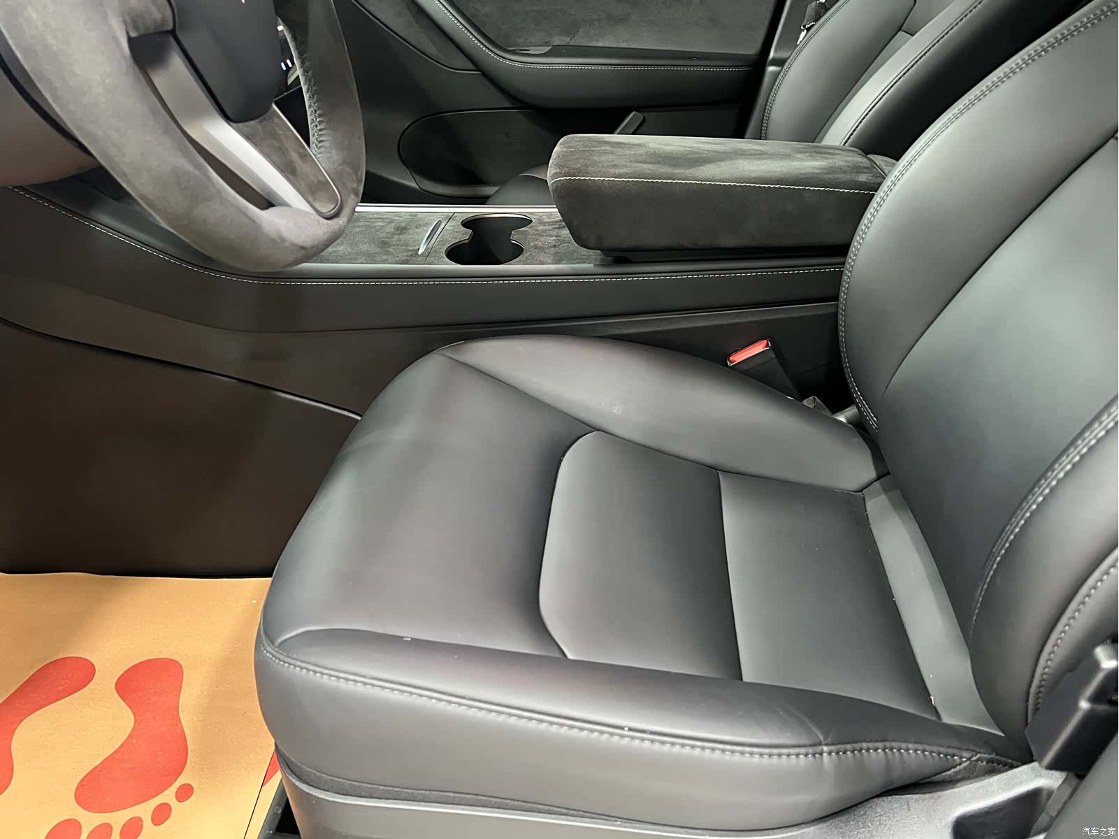 Tesla Model Y, 2023 9