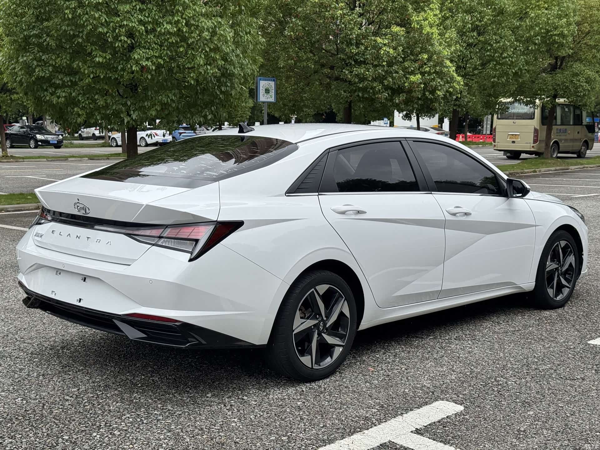 Hyundai Elantra, 2022 4