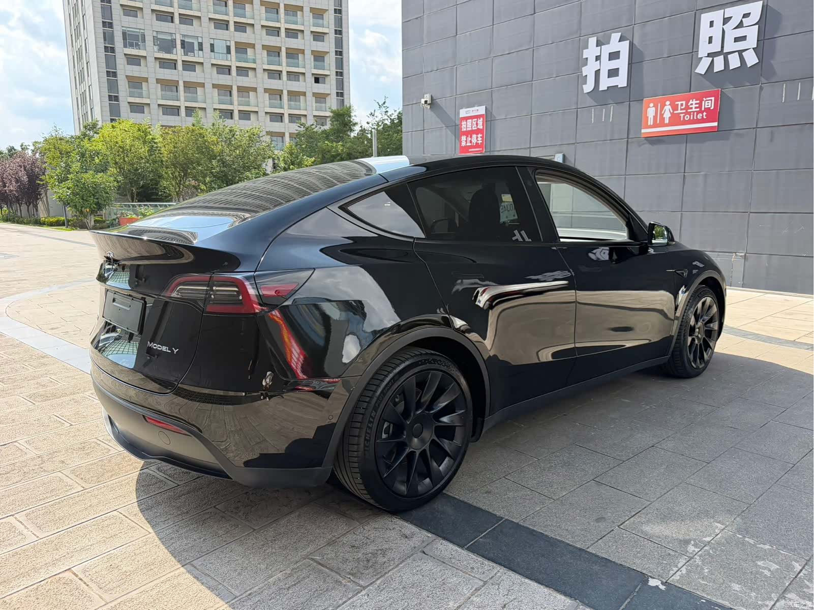 Tesla Model Y, 2022 11