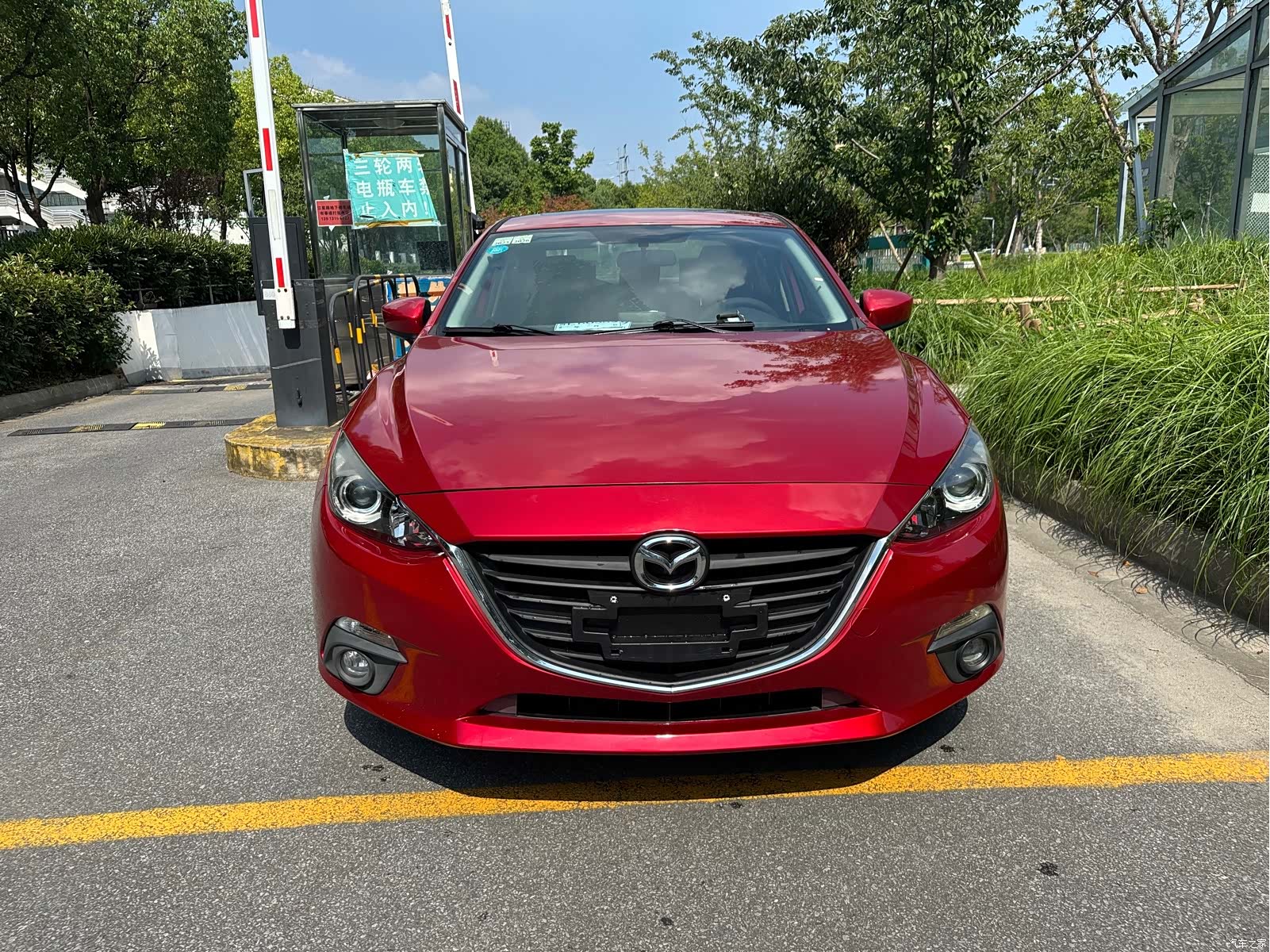 Mazda Mazda3, 2015 2