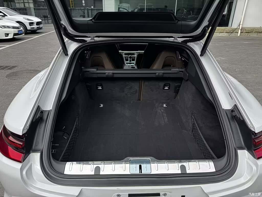Porsche Panamera, 2018 10