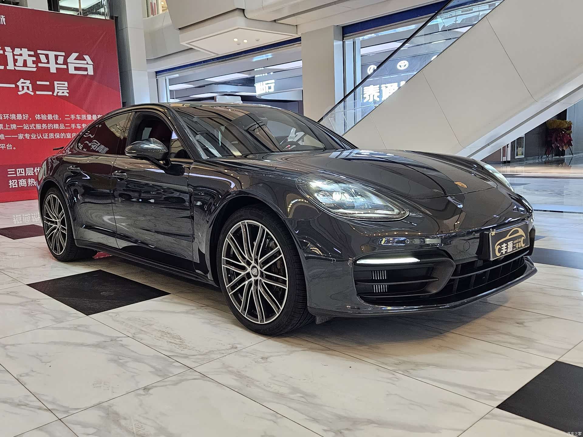 Porsche Panamera, 2022 3