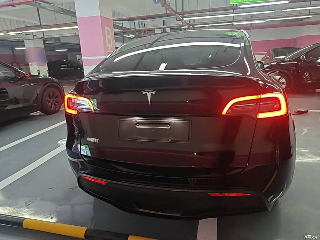 Tesla Model Y, 2022 6