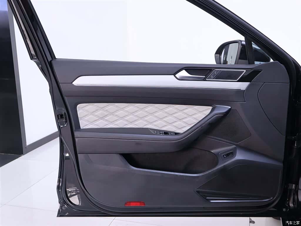 Volkswagen Magotan, 2023 17