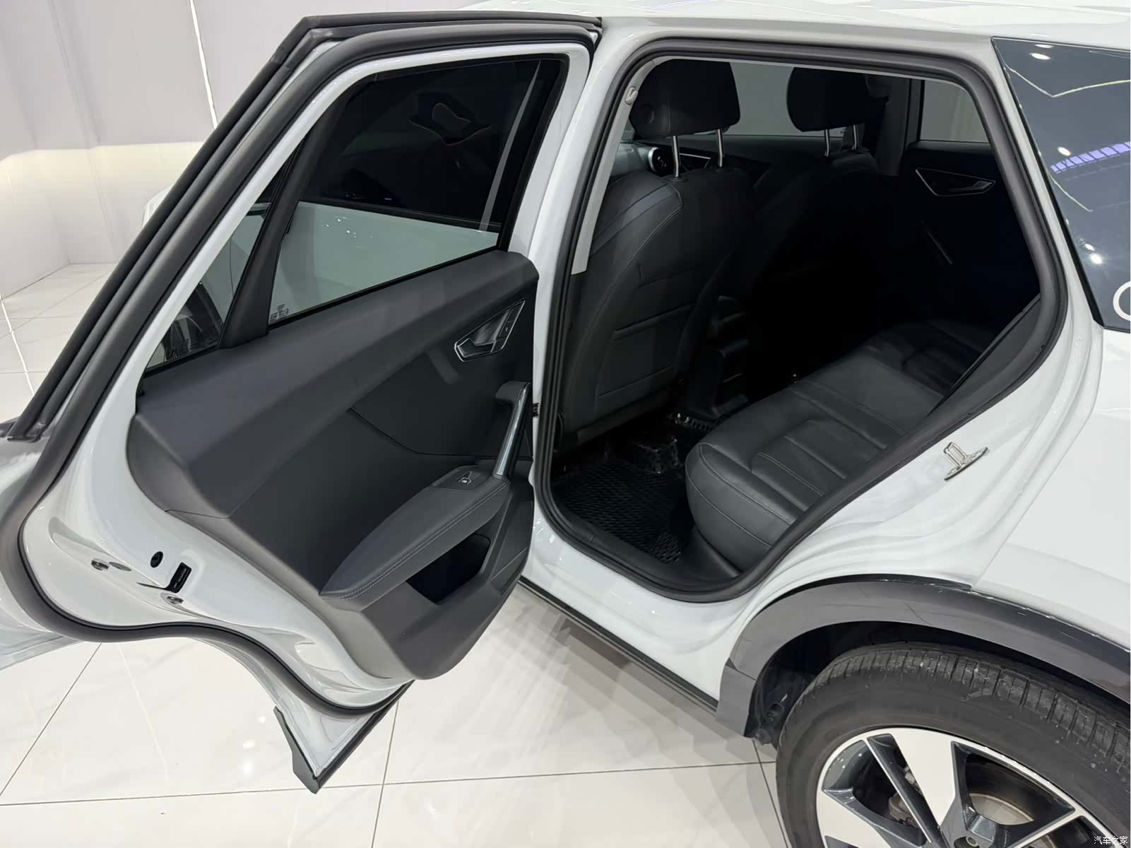 Audi Q2L, 2022 15