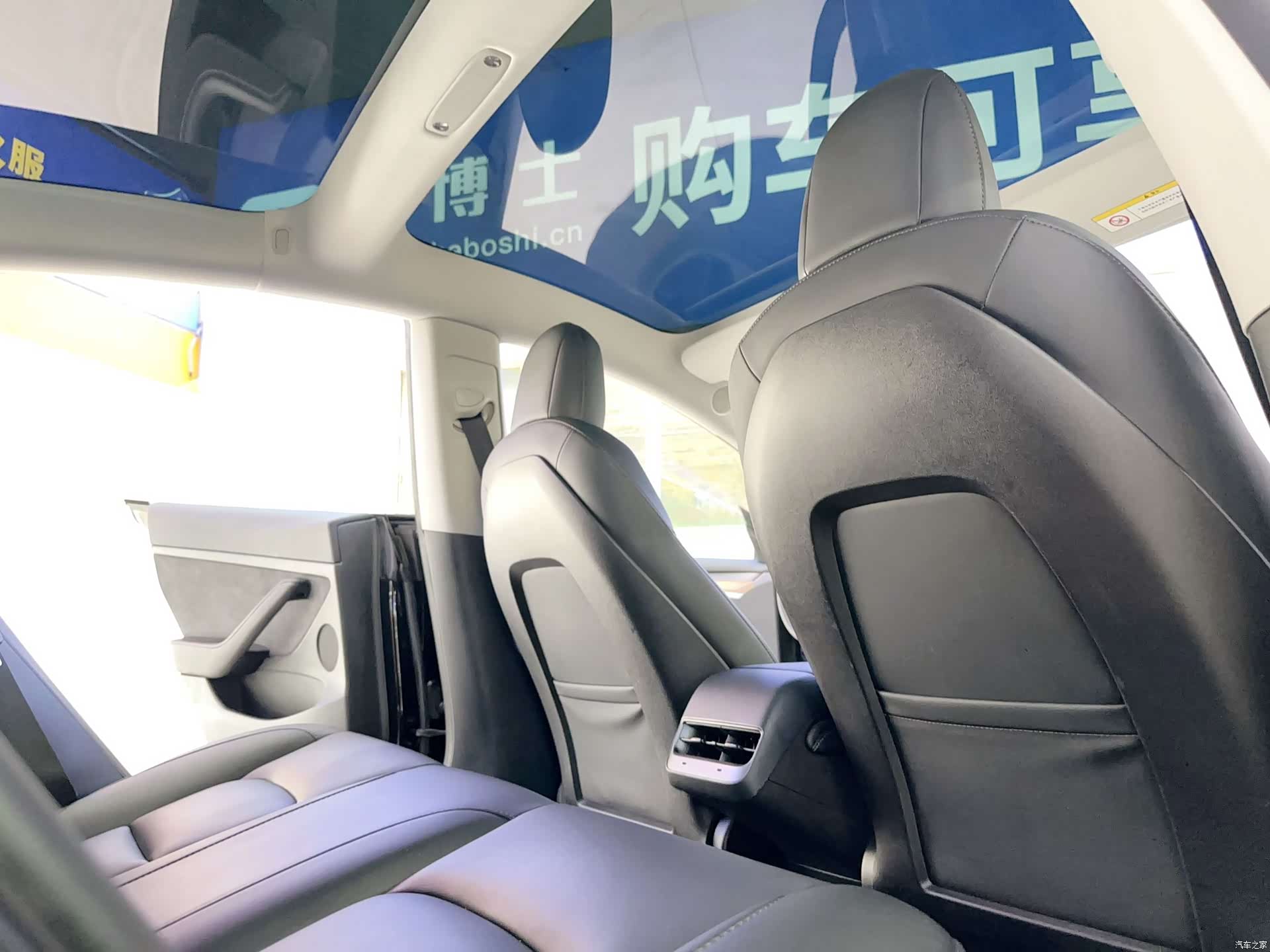Tesla Model 3, 2022 18