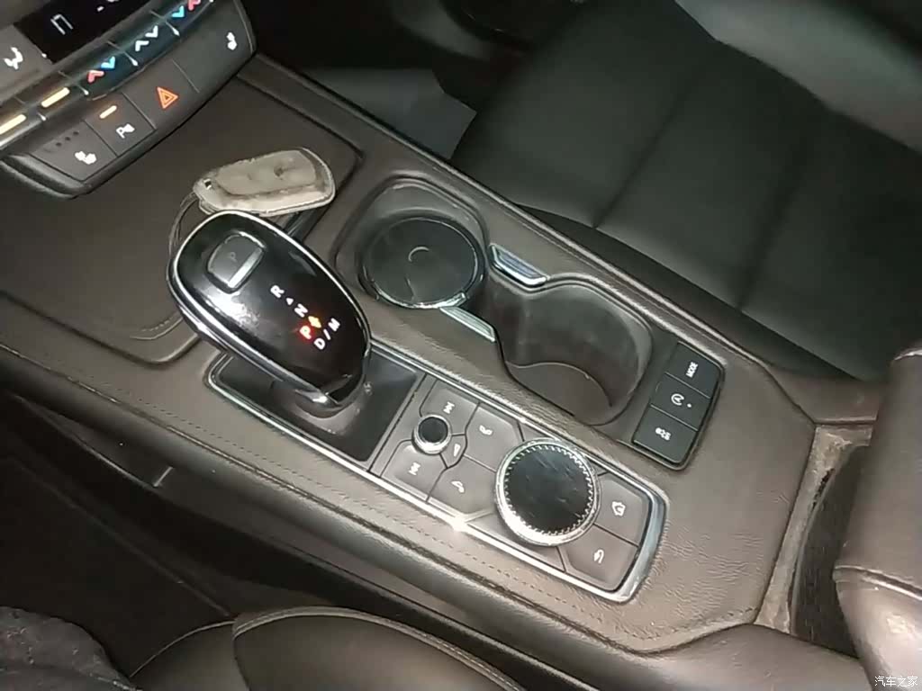 Cadillac XT4, 2020 10