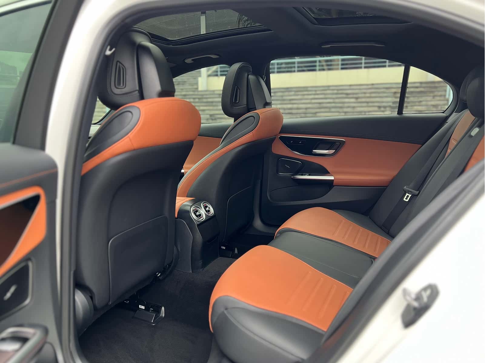 Mercedes-Benz C-Class, 2024 14