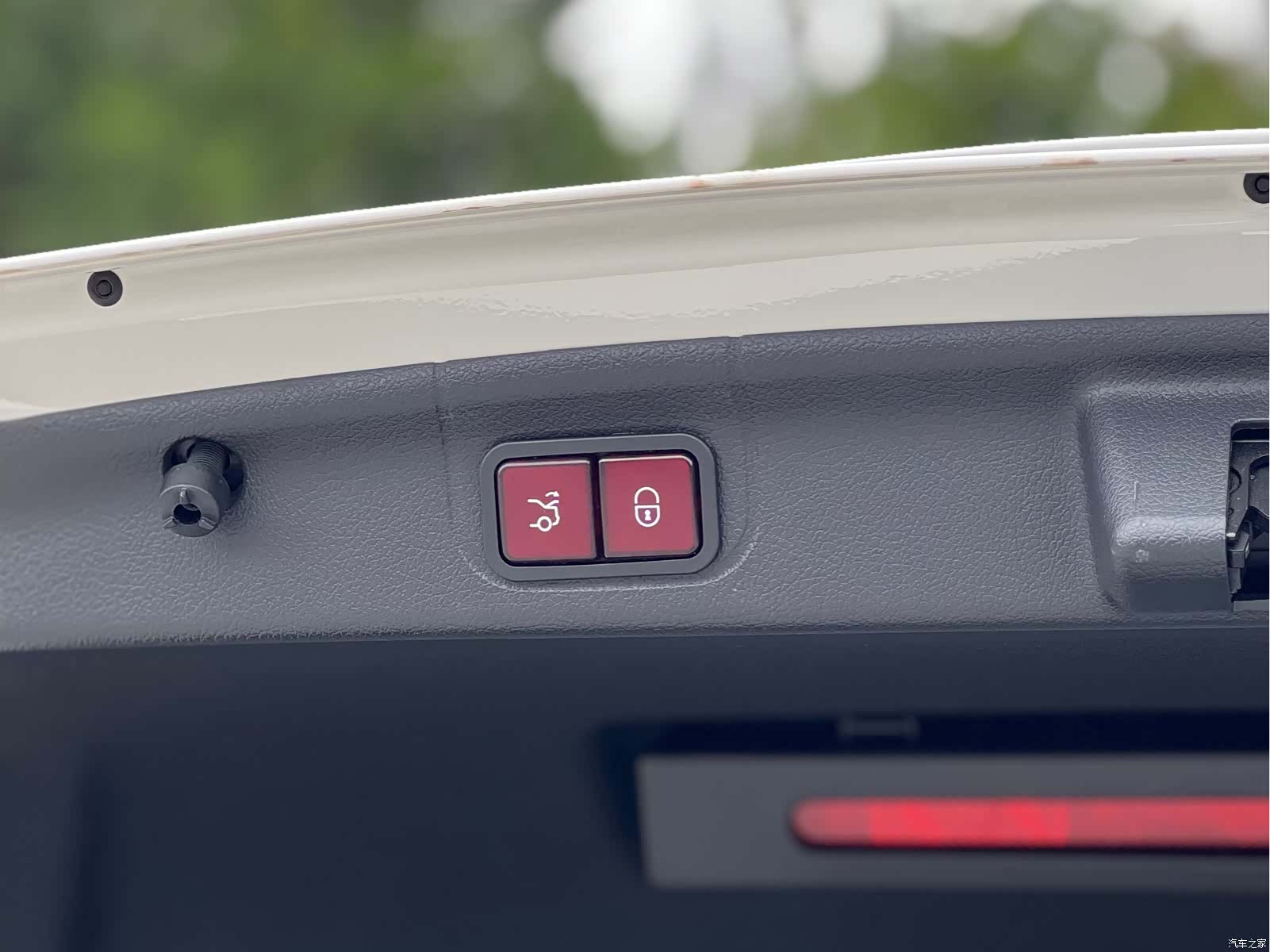 Mercedes-Benz C-Class, 2024 23