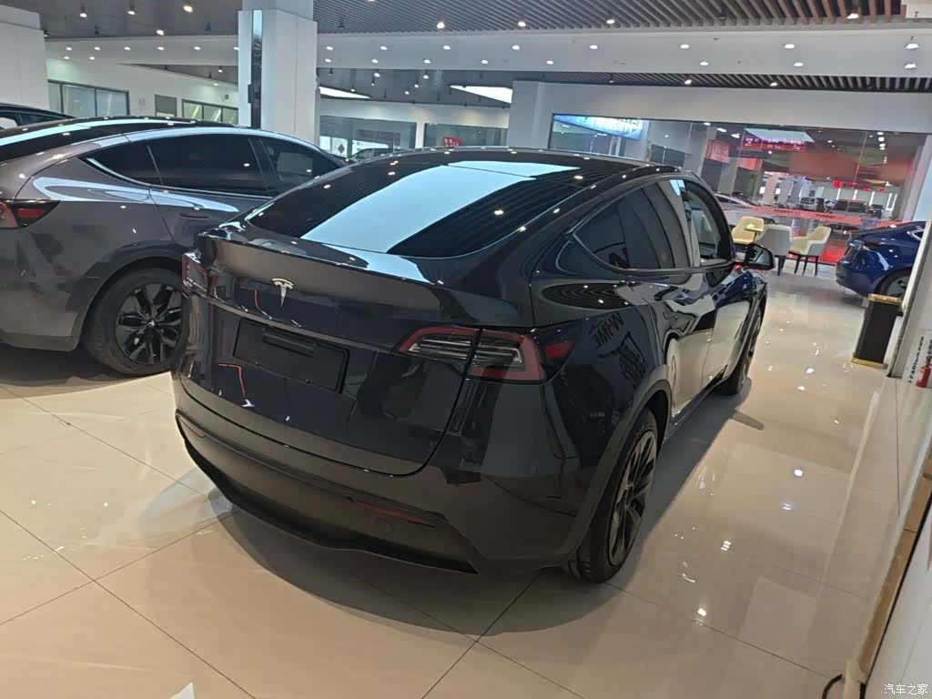Tesla Model Y, 2024 7