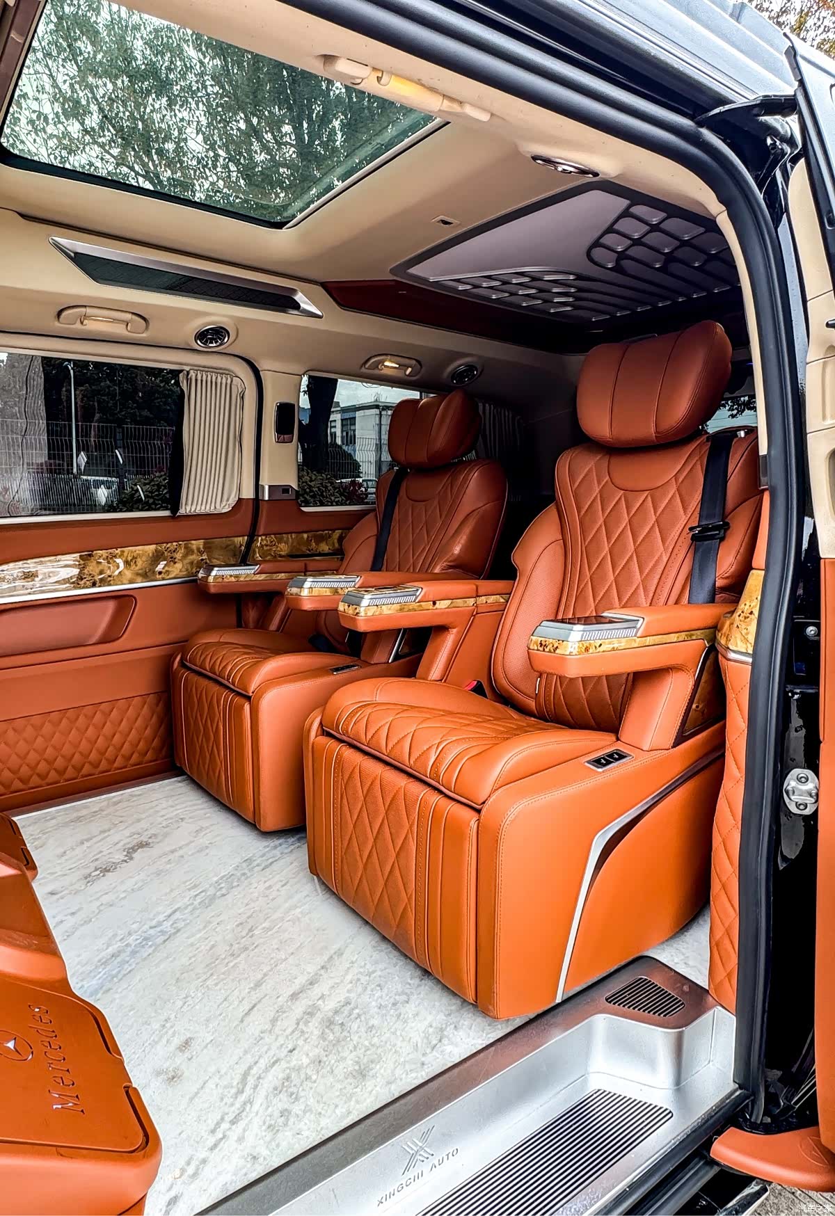Mercedes-Benz V-Class, 2023 9