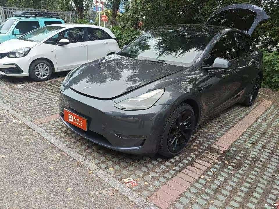 Tesla Model Y, 2021 1