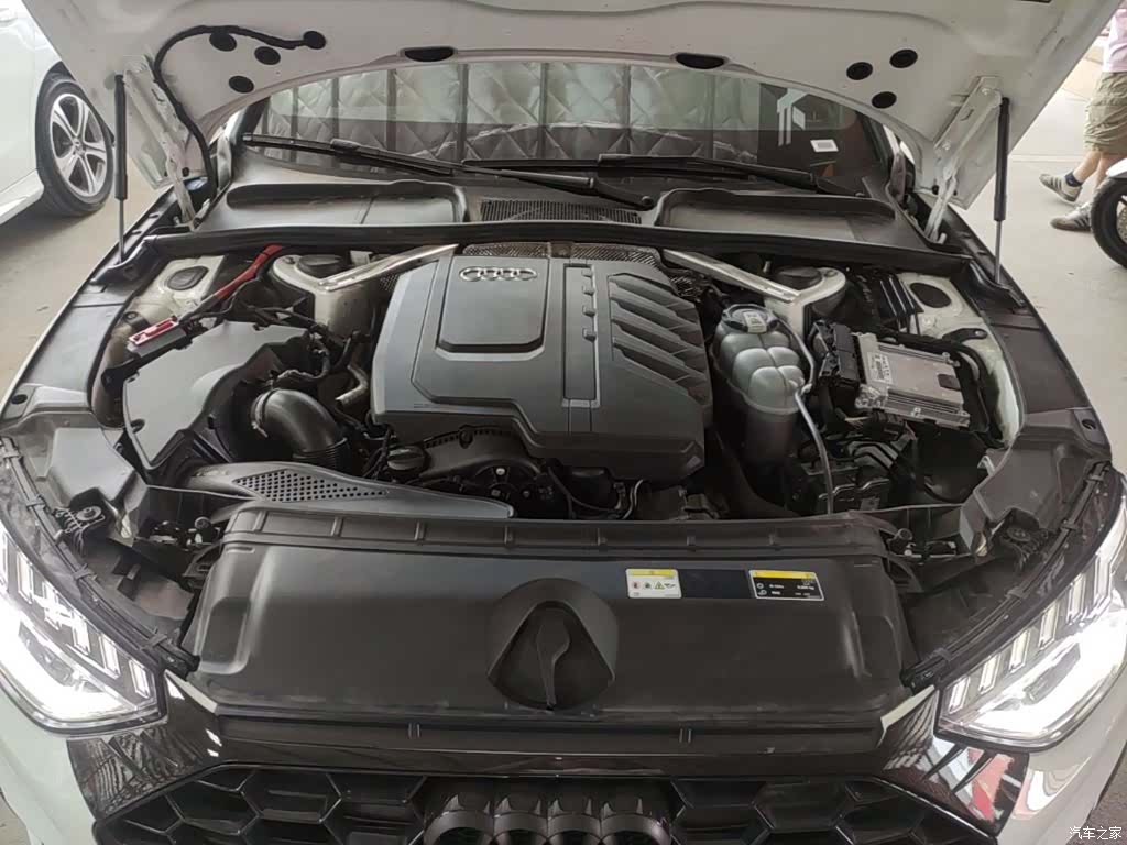 Audi A4L, 2025 14