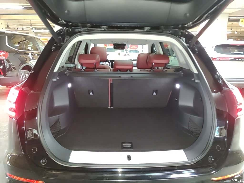 Hongqi HS5, 2024 15