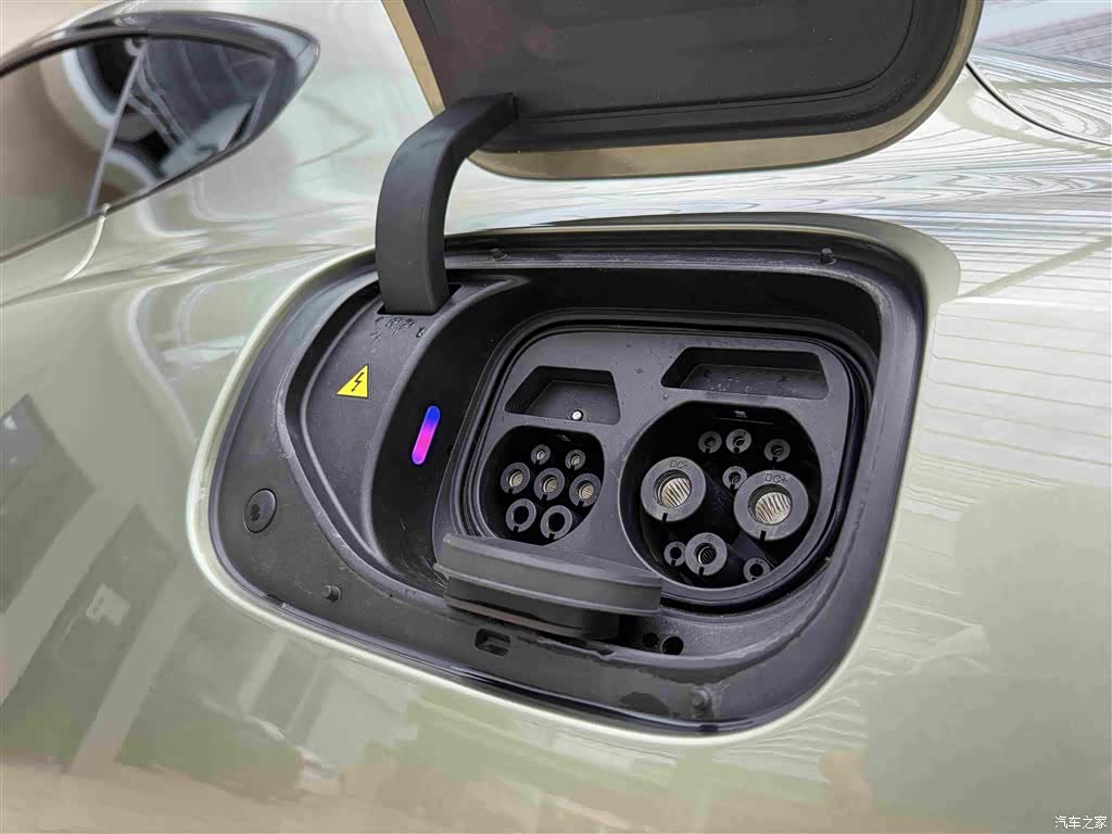 Xiaomi SU7, 2025 13