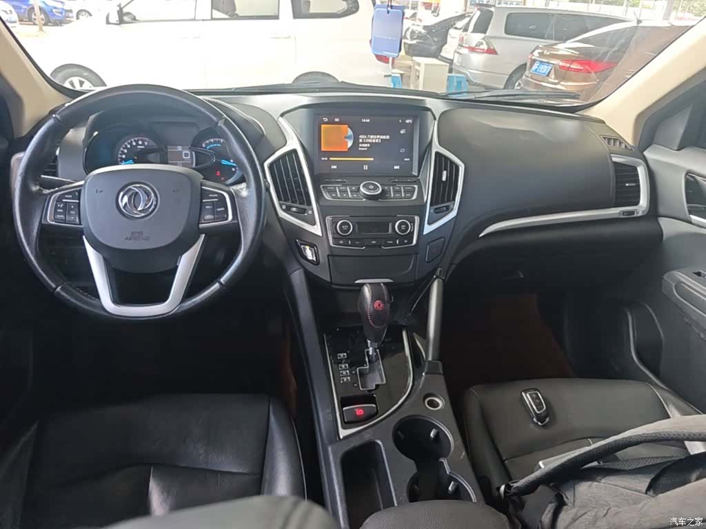 DongFeng AX7, 2015 10