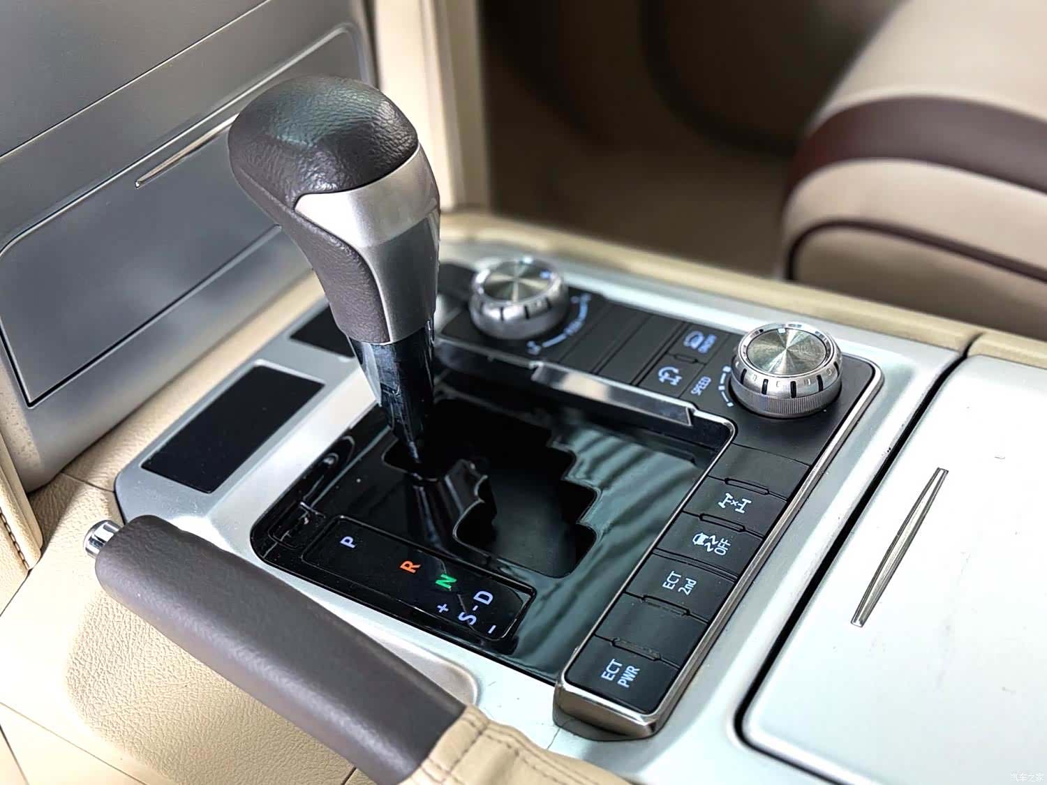 Toyota Land Cruiser, 2019 10