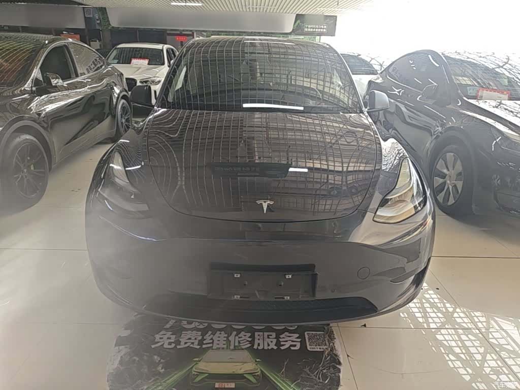 Tesla Model Y, 2022 3