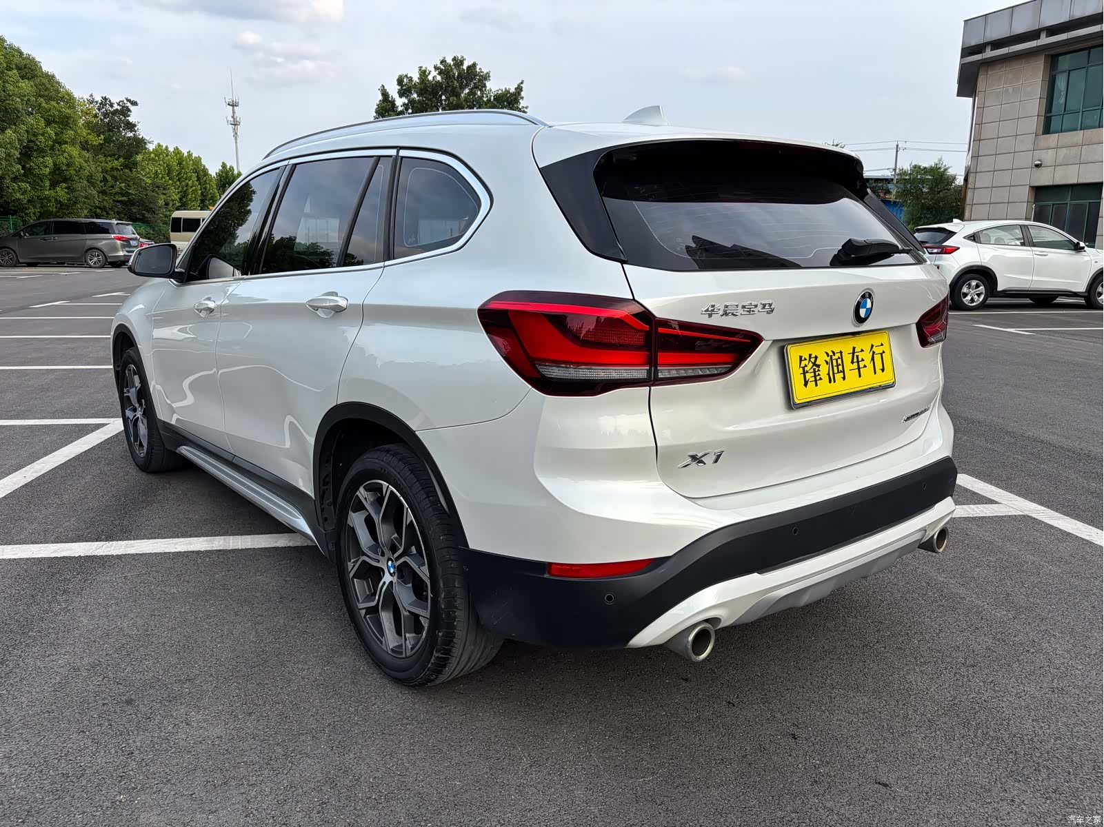 BMW X1, 2020 все фото