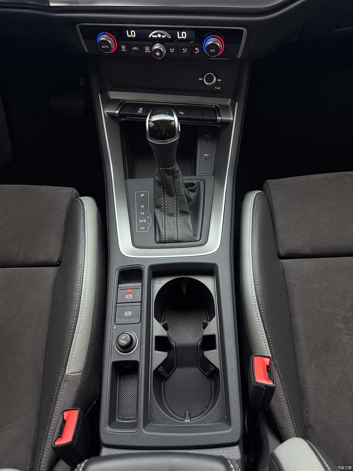 Audi Q3, 2022 13