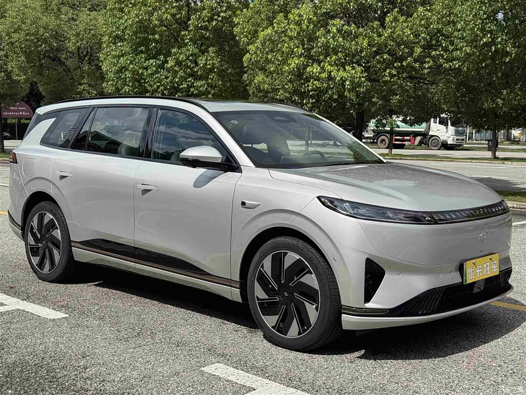 DongFeng eπ008, 2025 4