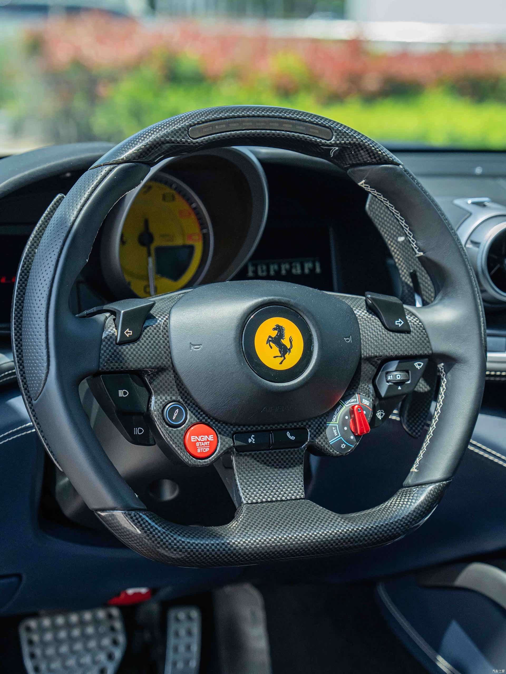 Ferrari GTC4Lus, 2017 13